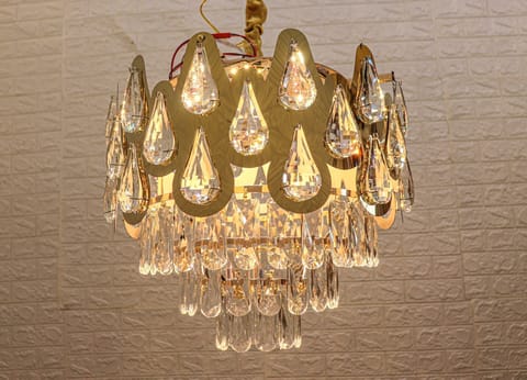 Swanart Glamour in Layers: Three-Tiered Crystal Chandelier Pendant Light 6840-400