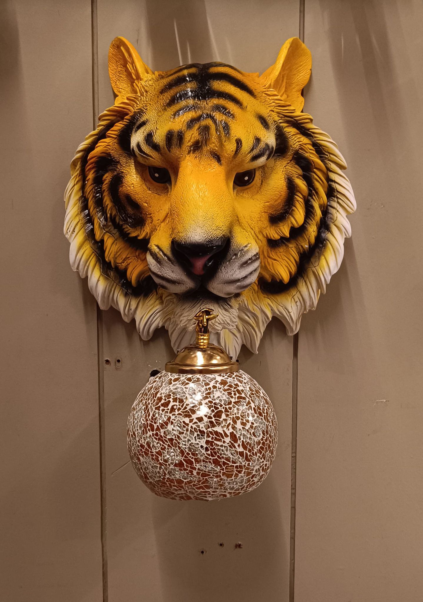 Swanart Tiger Wall Light - Fierce Elegance for Your Space