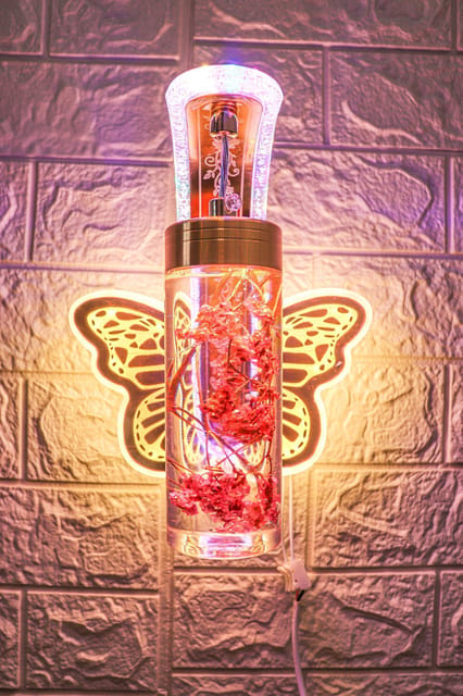 Swanart Vibrant Blossom Wall Light – Multicoloured Flower Detailing – Aesthetic Home Lighting Solution