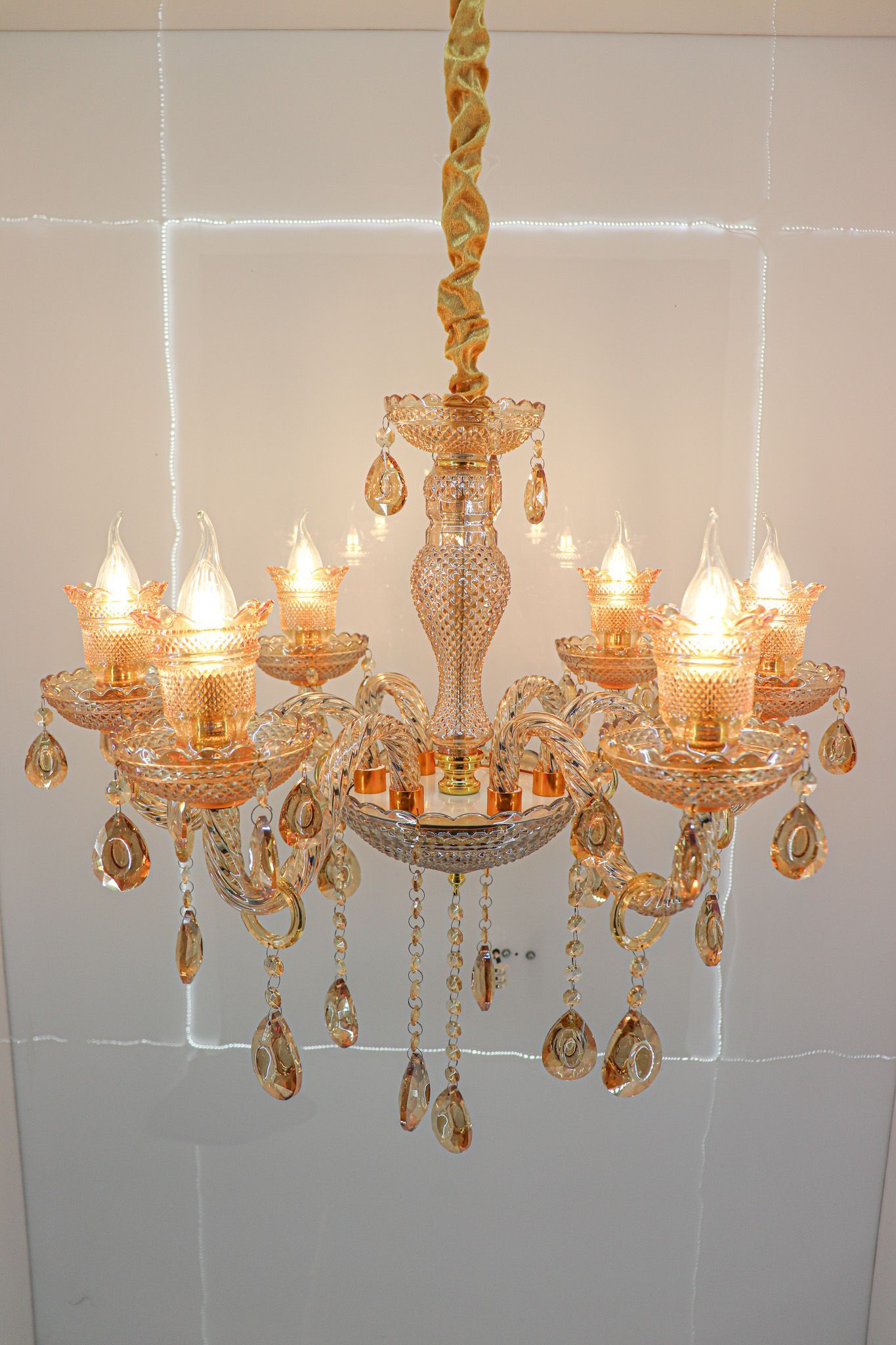 Swanart Italian Renaissance Inspired Chandelier: A Touch of Classic Grandeur