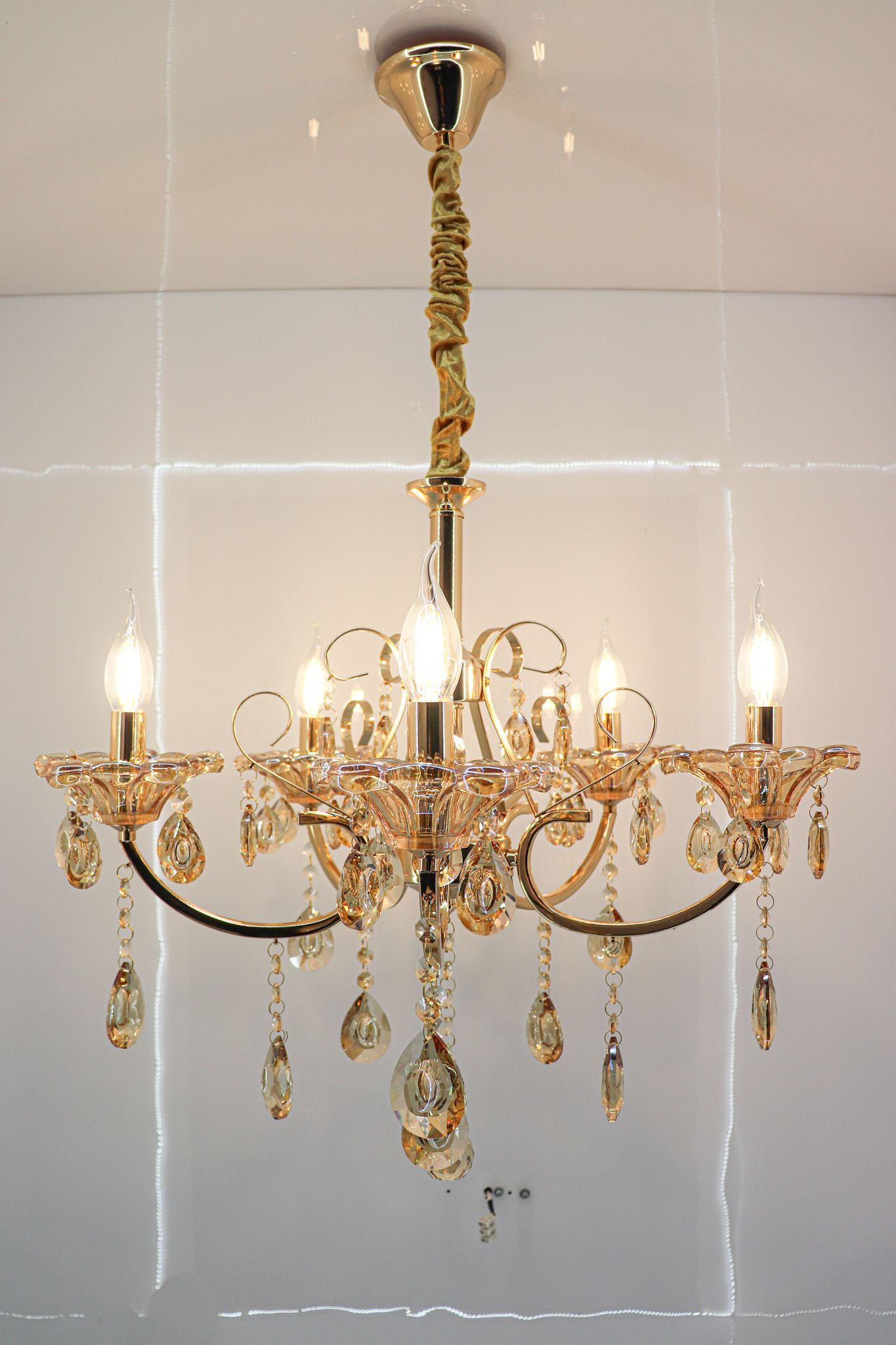 Swanart 5 Bulb Italian Chandelier Light: Timeless Craftsmanship & Radiant Elegance | Illuminate Your Home with Opulence