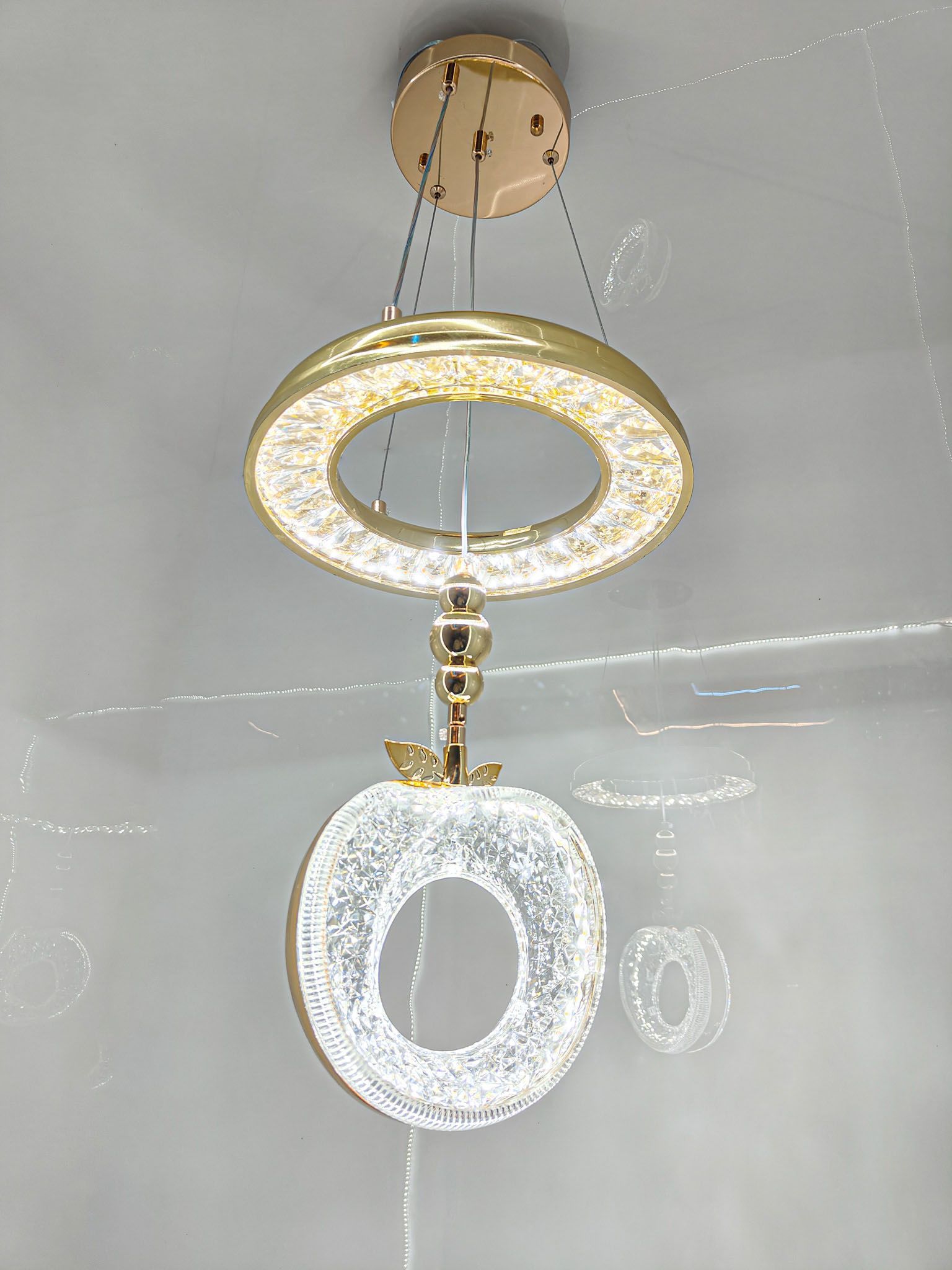 Swanart Luxury Crystaple Crystal Apple Chandelier – Elegant LED Pendant Light with 3-in-1 Color Change, Height Adjustable – Modern Gold & Crystal Ceiling Light for Home & Office