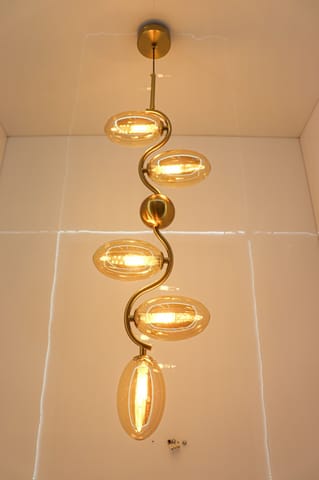 swanart Modern Gold Spiral Chandelier - 5-Light Pendant Fixture with Elegant Amber Glass Shades | Decorative Ceiling Light for Living Room, Dining Room – Creates Stunning Warm Ambiance & Statement